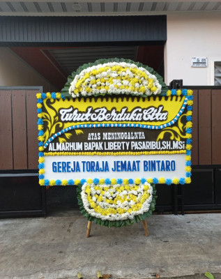 Papan Bunga Duka di Pondambea