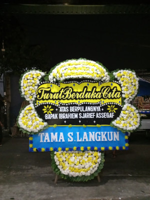 Papan Bunga Duka di Pondambea